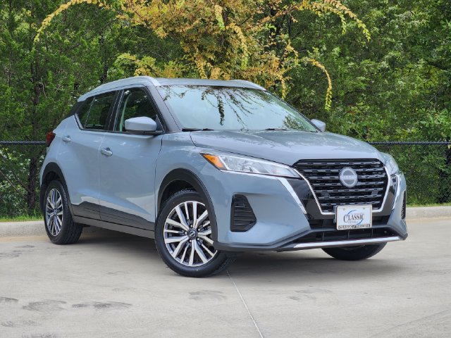 Used 2024 Nissan Kicks SV FWD image 1