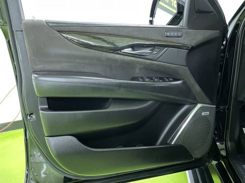 Used 2020 Cadillac Escalade Platinum image 15