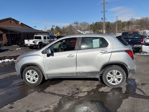 Used 2017 Chevrolet Trax LS image 8