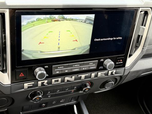 Used 2025 Nissan Frontier SV RWD image 12