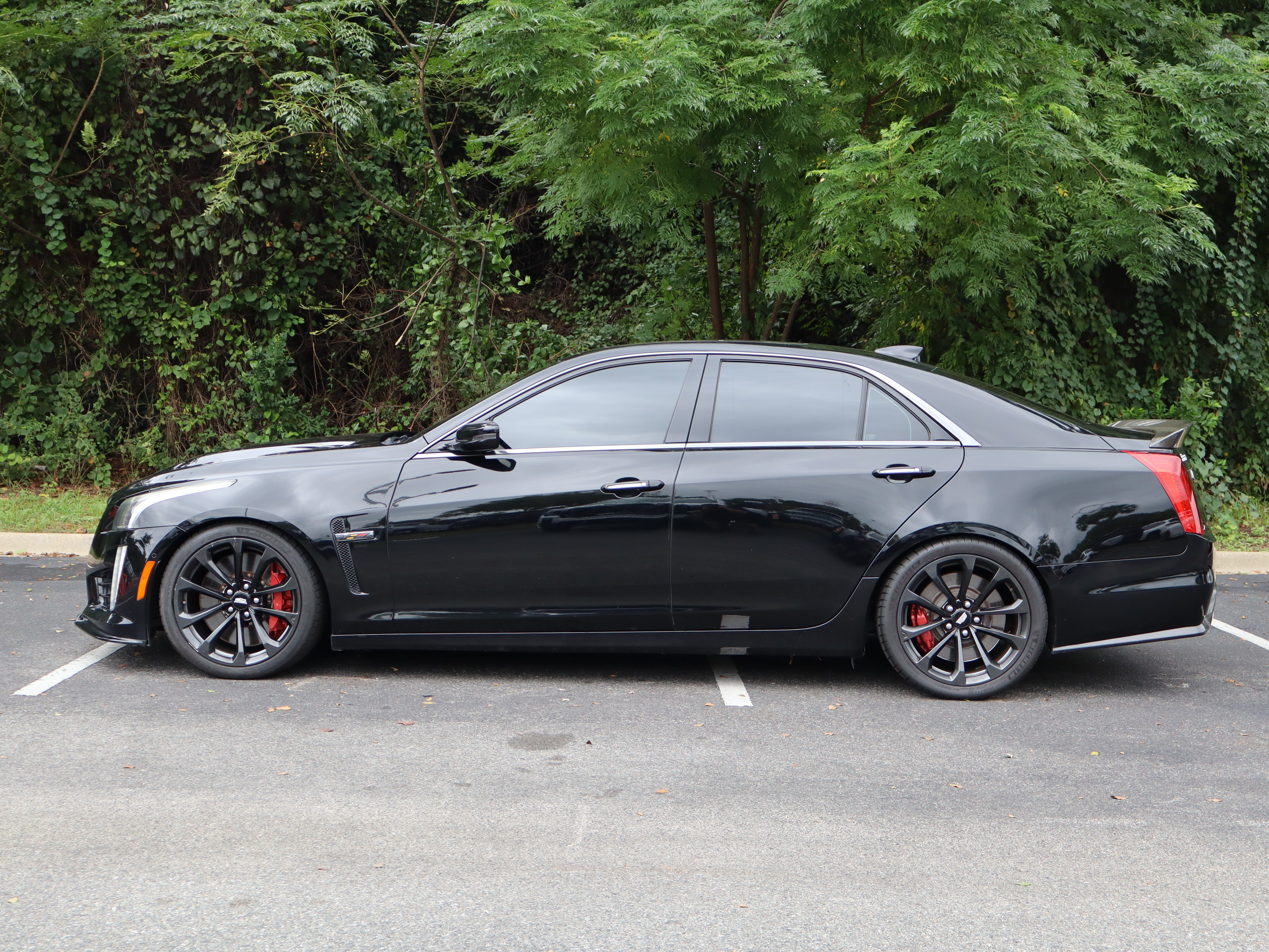 Used 2018 Cadillac CTS V w/ Carbon Fiber Package RWD image 3