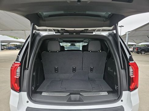 Used 2026 GMC Yukon AT4 w/ AT4 Preferred Package AWD/4WD image 27