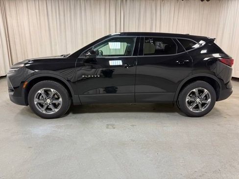 Used 2025 Chevrolet Blazer LT AWD/4WD image 10