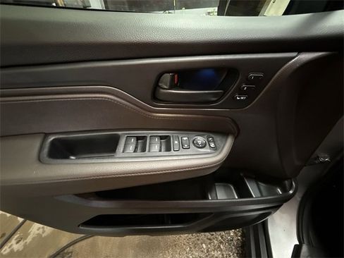 Used 2023 Honda Odyssey EX-L image 13