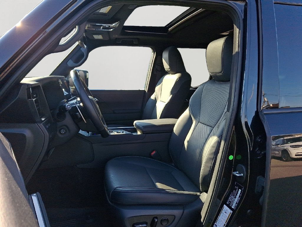 Used 2024 Lexus GX 550 w/ Accessory Package (Z1) AWD/4WD image 14