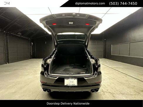 Used 2022 Porsche Cayenne Turbo w/ Performance Package (PG2) image 49