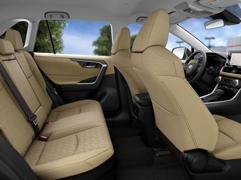 Used 2025 Toyota RAV4 XLE image 20