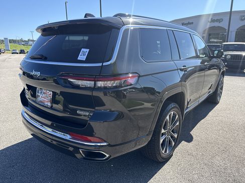 Used 2022 Jeep Grand Cherokee L Overland w/ Advanced Protech Group III AWD/4WD image 8
