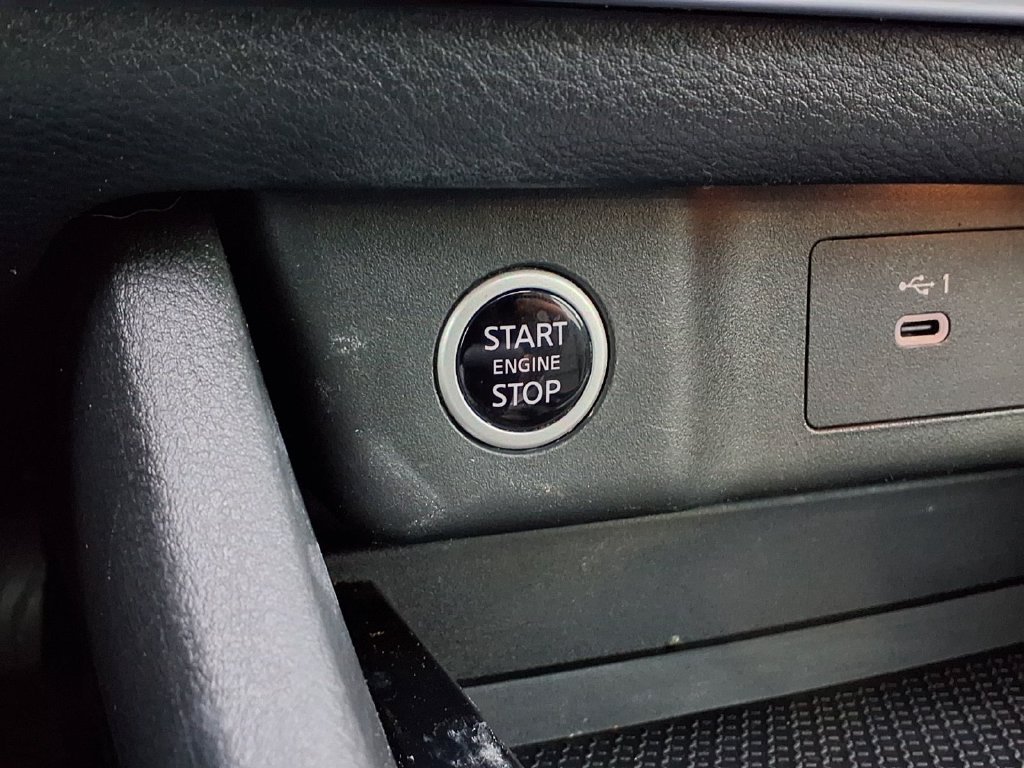 Used 2021 Nissan Rogue SV w/ Premium Package FWD image 20