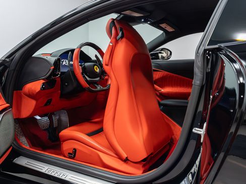 Used 2022 Ferrari Roma RWD image 38