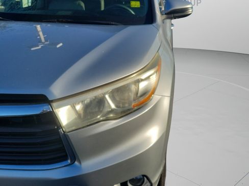 Used 2015 Toyota Highlander Limited Platinum AWD/4WD image 10
