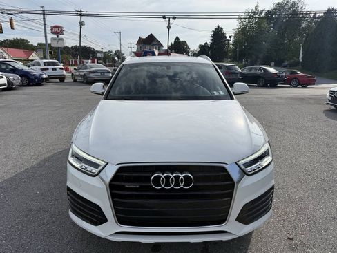 Used 2018 Audi Q3 2.0T Premium Plus w/ Premium Plus Package AWD/4WD image 2