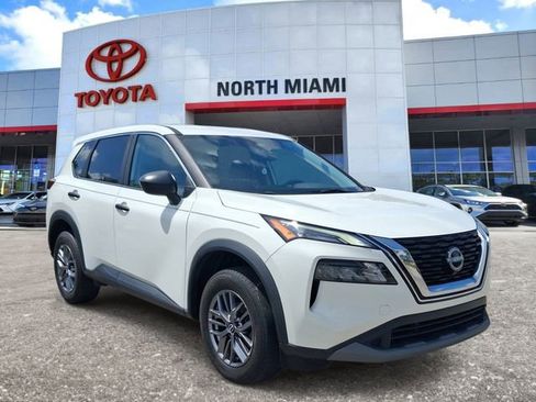 Used 2023 Nissan Rogue S image 1