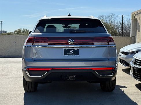 New 2026 Volkswagen Atlas Cross Sport SE image 7