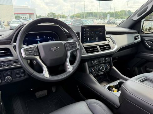 Used 2023 Chevrolet Tahoe Z71 w/ Luxury Package AWD/4WD image 19