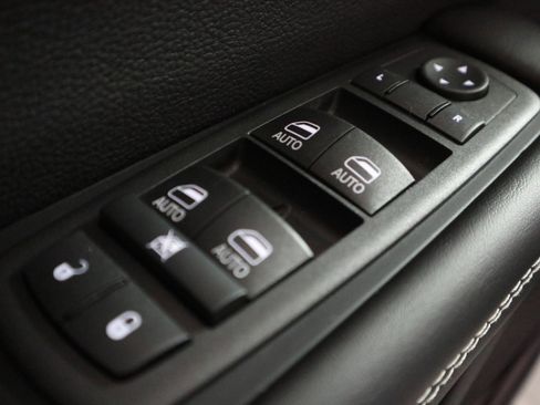 New 2026 Chrysler Pacifica Select image 36