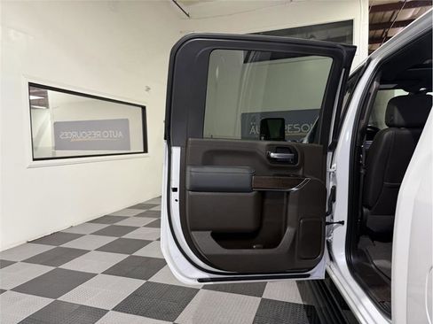 Used 2022 GMC Sierra 3500 Denali image 17