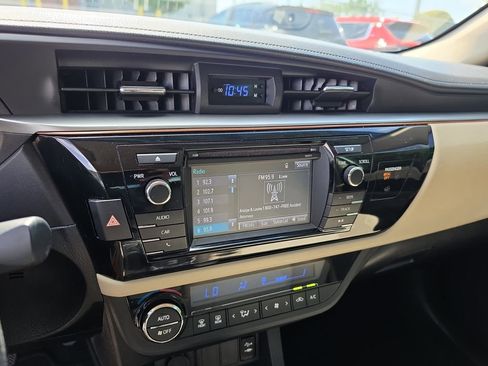 Used 2016 Toyota Corolla LE FWD image 21