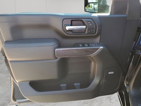 Used 2022 Chevrolet Silverado 2500 LTZ w/ LTZ Premium Texas Edition image 41