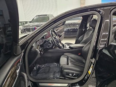 Used 2019 BMW 530i xDrive image 19