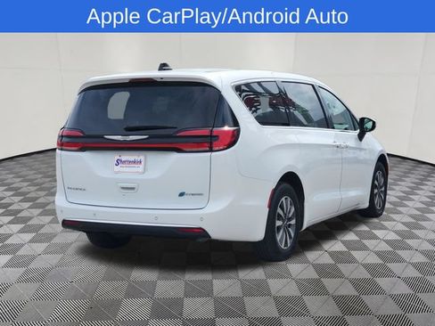 Used 2023 Chrysler Pacifica Touring-L FWD image 4
