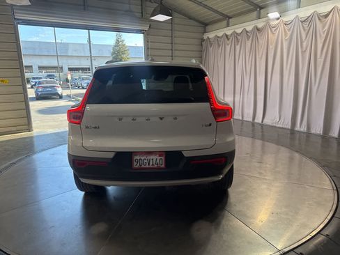 Used 2020 Volvo XC40 T5 Momentum AWD/4WD image 6