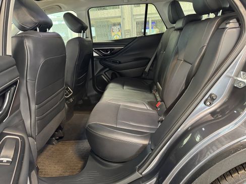 Used 2025 Subaru Outback Limited AWD/4WD image 6