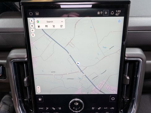 Used 2025 GMC Yukon XL Denali RWD image 18