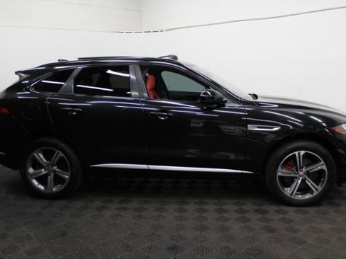 Used 2017 Jaguar F-PACE S image 5