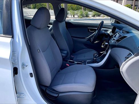 Used 2016 Hyundai Elantra SE FWD image 8