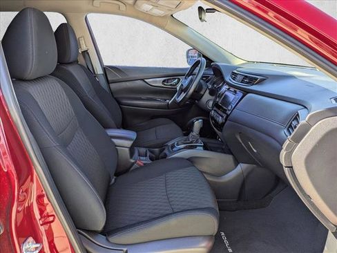 Used 2018 Nissan Rogue SV image 19