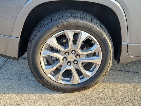 Used 2020 Chevrolet Traverse Premier image 5
