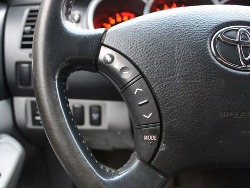 Used 2011 Toyota Tacoma 4x4 Access Cab image 7