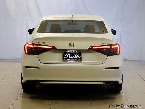 Used 2023 Honda Civic Sport image 7