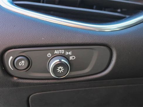 Used 2020 Chevrolet Malibu LT w/ Leather Package image 31