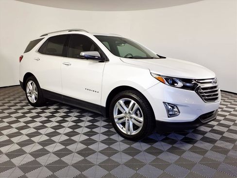 Used 2020 Chevrolet Equinox Premier image 3