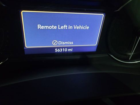 Used 2021 Cadillac XT4 Luxury w/ Driver Awareness Package image 3