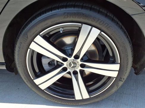 Used 2025 Mercedes-Benz C 300 4MATIC Sedan image 24