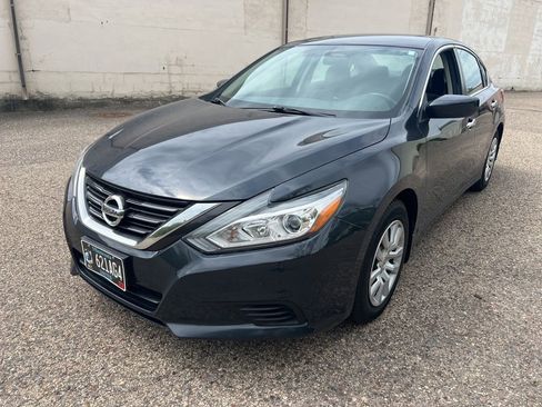 Used 2017 Nissan Altima 2.5 S w/ Power Driver Seat Package FWD image 13
