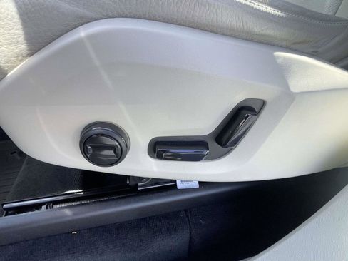 Used 2020 Volvo XC90 T6 Momentum w/ Protection Package Premier image 16