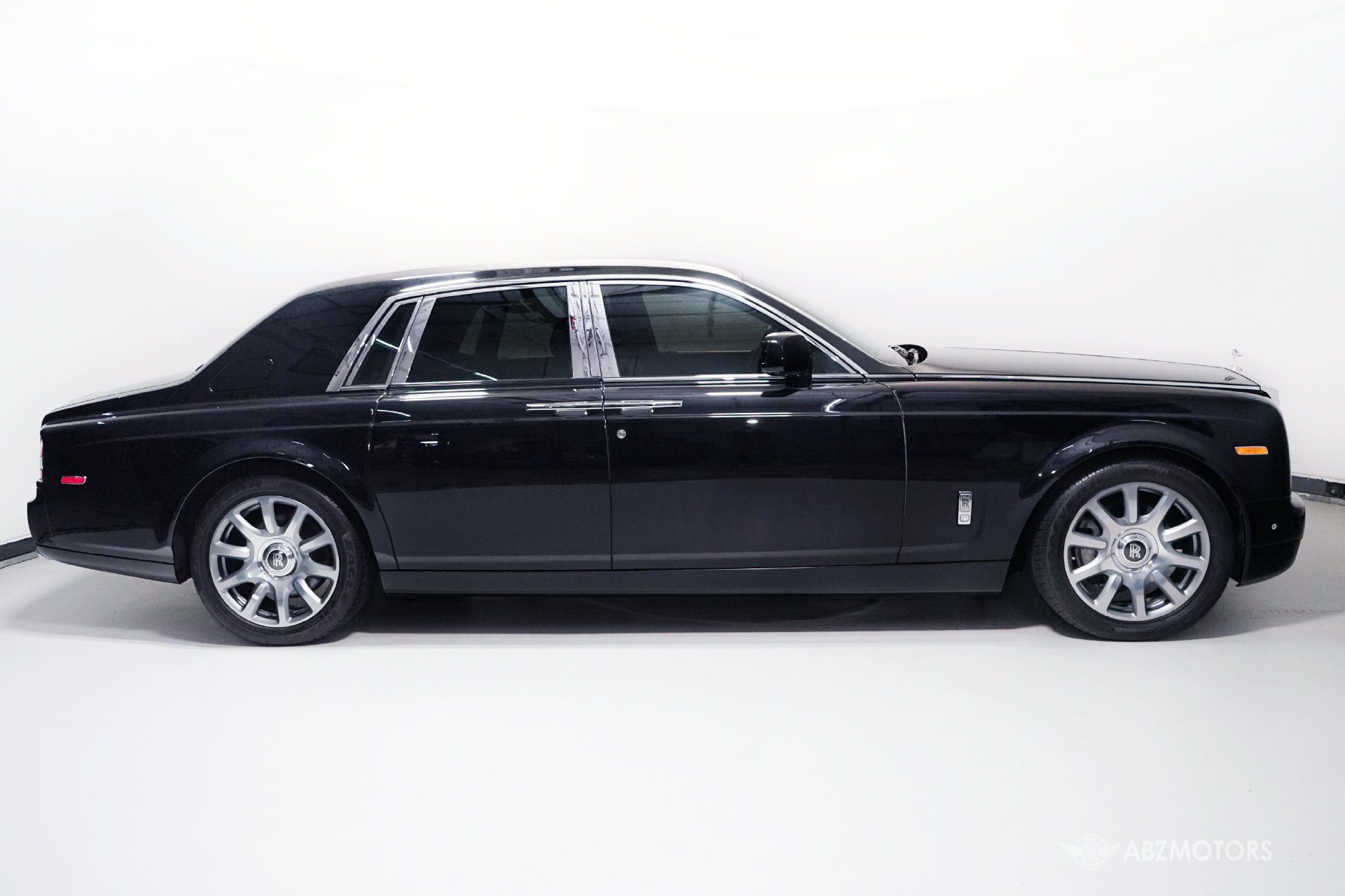 Used 2013 Rolls-Royce Phantom Sedan RWD image 3