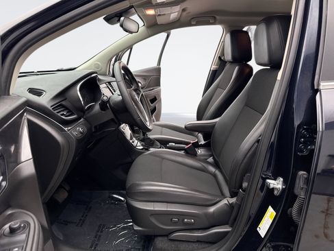 Used 2022 Buick Encore Preferred w/ Safety Package AWD/4WD image 11