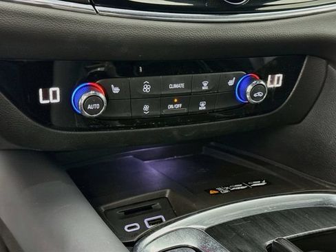 Used 2024 Buick Enclave Essence w/ Technology Package FWD image 15