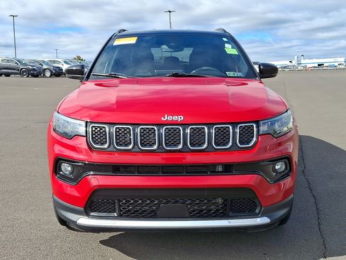 Certified 2023 Jeep Compass Limited image 2