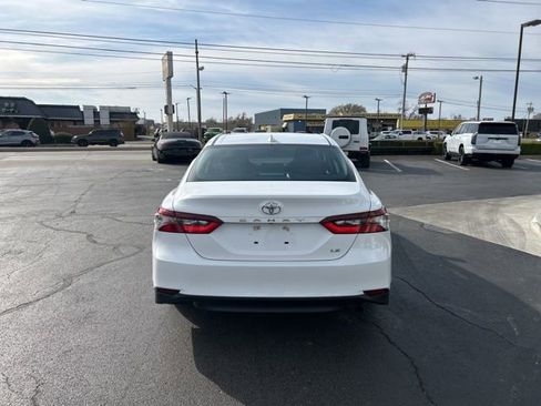 Used 2021 Toyota Camry LE image 7