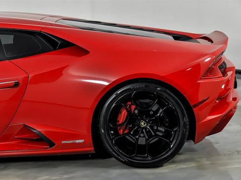 Used 2021 Lamborghini Huracan EVO RWD image 9