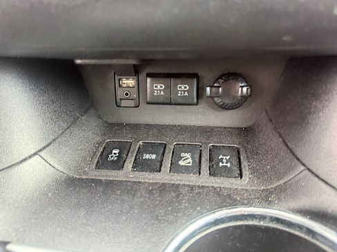 Used 2018 Toyota Highlander Limited AWD/4WD image 29