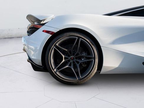 Used 2018 McLaren 720S image 20