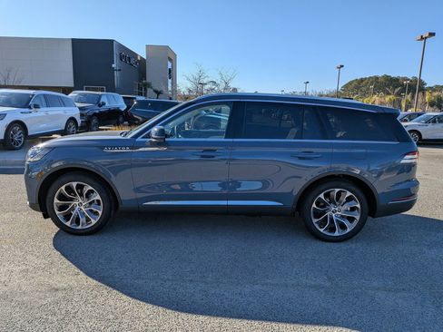 Certified 2025 Lincoln Aviator Reserve image 8