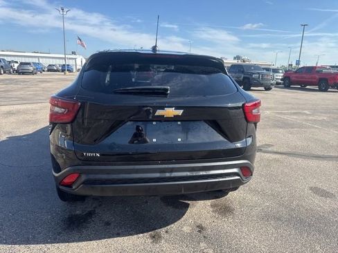 Used 2024 Chevrolet Trax LS w/ LS Convenience Package image 6